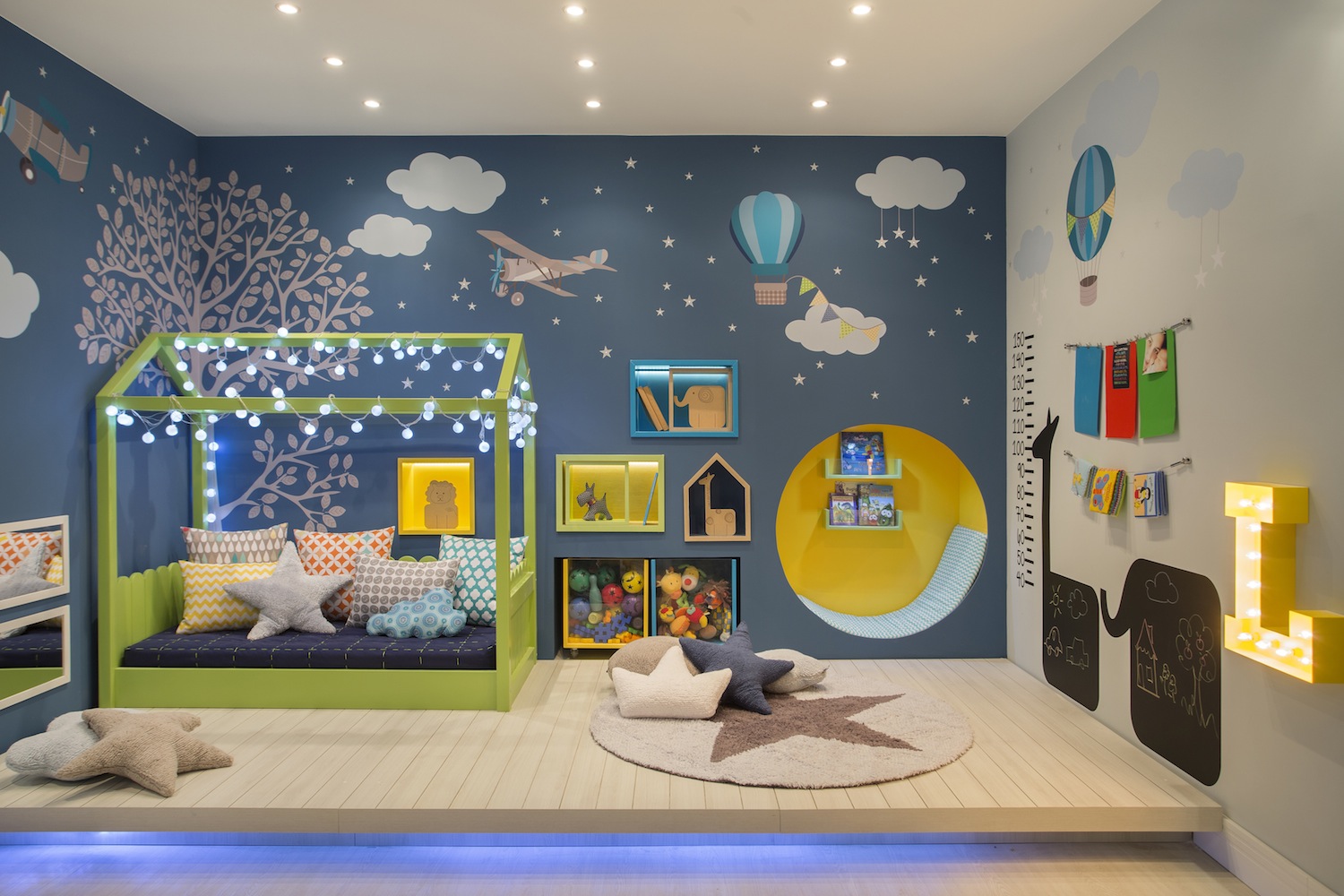 Adesivo Decorativo Infantil Árvore, Aviões e Balões