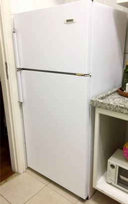 Adesivo branco para geladeira