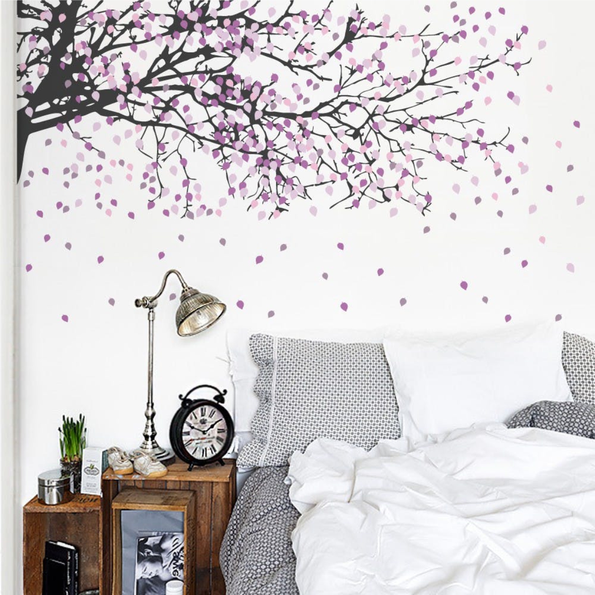 Adesivo decorativo com árvore caindo as folhas